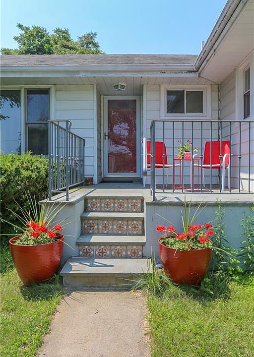 1st image of 27 Dickinson Ave