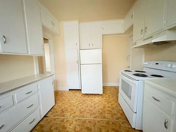 4th image of 305 Main St #44
