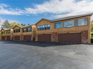 24 Beacon Hl, Fairport, NY 14450