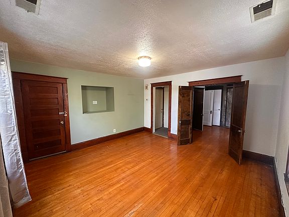 2nd image of 229 Humboldt Ave N APT A