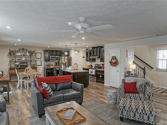 5th image of 3638 Garrett Dr