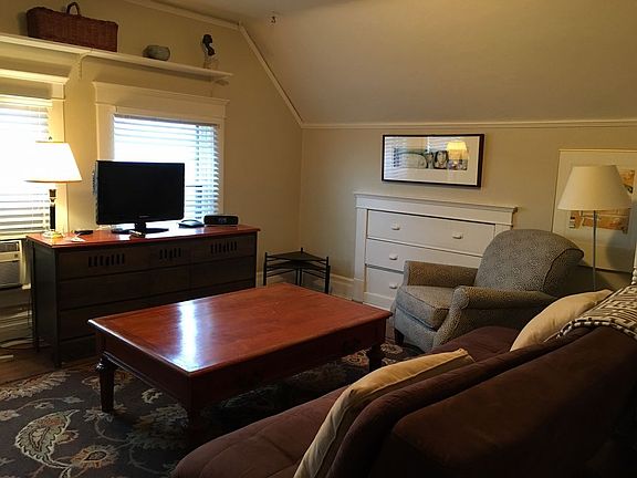 4th image of 717 W Huron St #5
