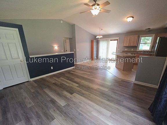 2nd image of 5635 Monticello Ave