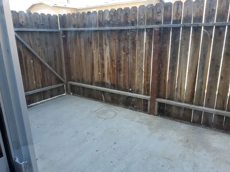 7909 S Laurelglen Blvd — Photo 6