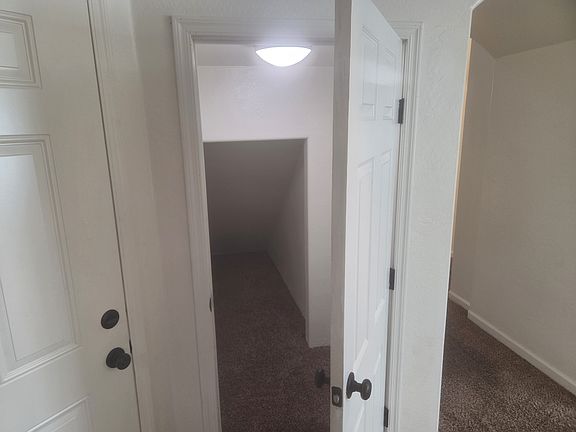 4th image of 939 12th Pl #939