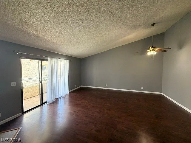2 bed, 2.0 bath, 1068 sqft, $1,250 — Photo 2