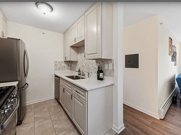 3rd image of 831 McIntosh Ct #16306