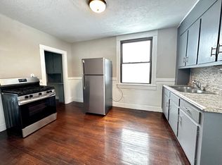 56 Clinton Ave #2R, Holyoke, MA 01040