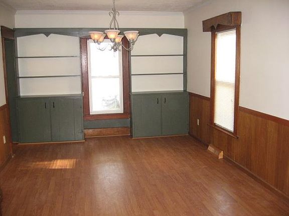 3rd image of 3036 Marvin Ave