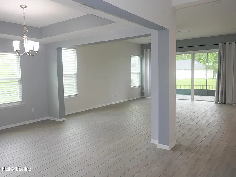 375 Great Lakes Ct — Photo 6