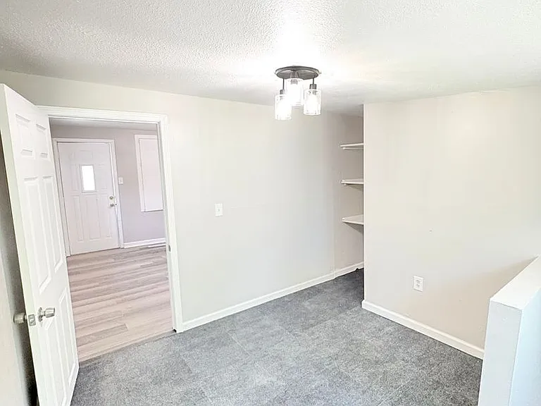 2817 N Erie St — Photo 13
