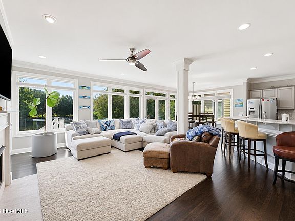 3rd image of 2203 Hidden Harbor Drive