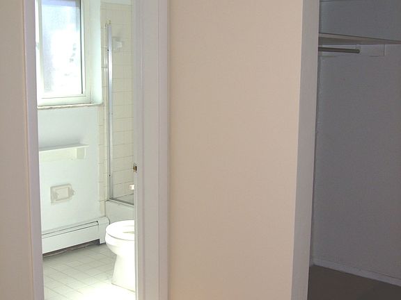 2nd image of 3209 Bishop St APT 12