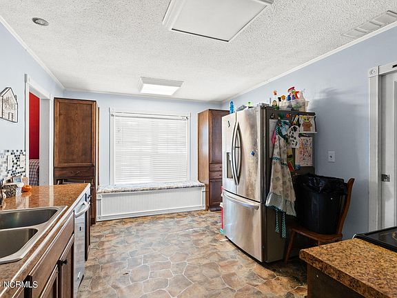4th image of 201 Johnson Avenue