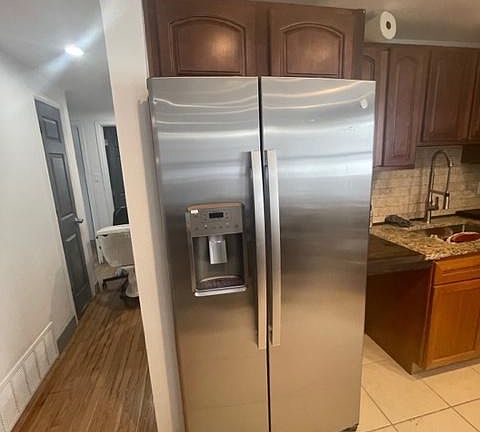 3rd image of 4040 Norwich Way