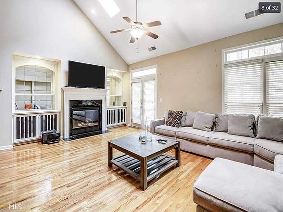 5th image of 6371 Queens Court Trce #6371