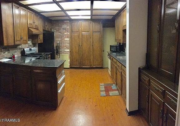 4th image of 308 4th St