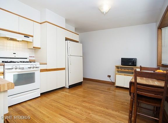 5th image of 2422 N Drury Ln