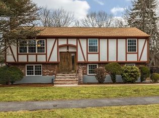 32 Sunset Dr, Wakefield, MA 01880