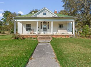 414 Illinois Ave, Etowah, TN 37331