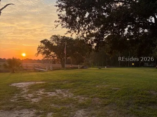 15259 Bennetts Point Road, Green Pond, SC 29446