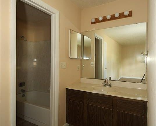 5th image of 5745 N Overcrest Dr