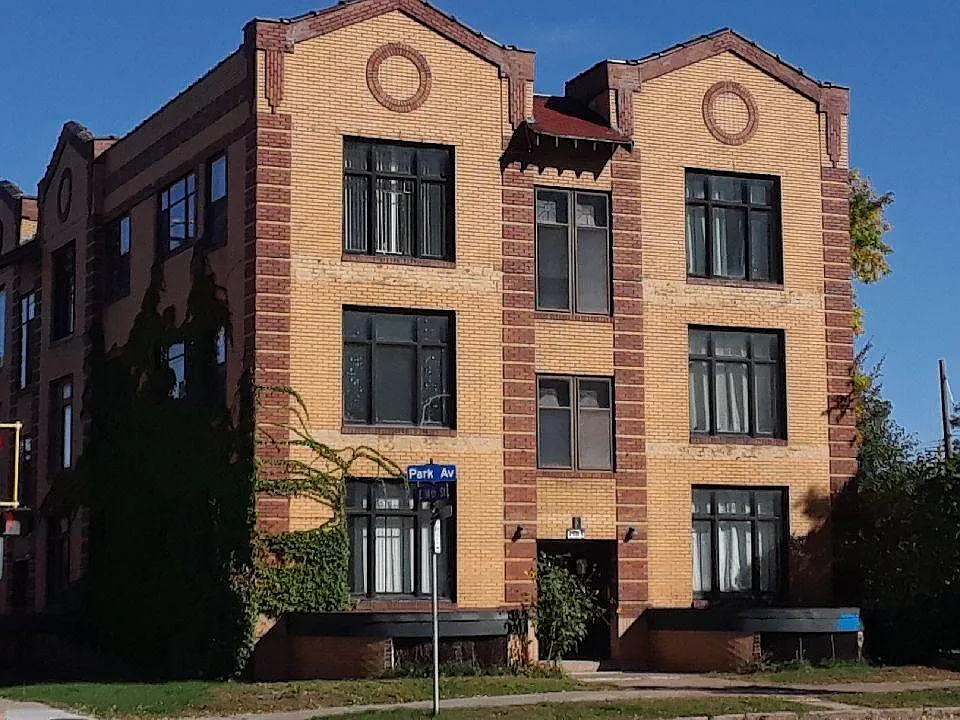 2 bed, 750 sqft, $1,195 — Photo 3