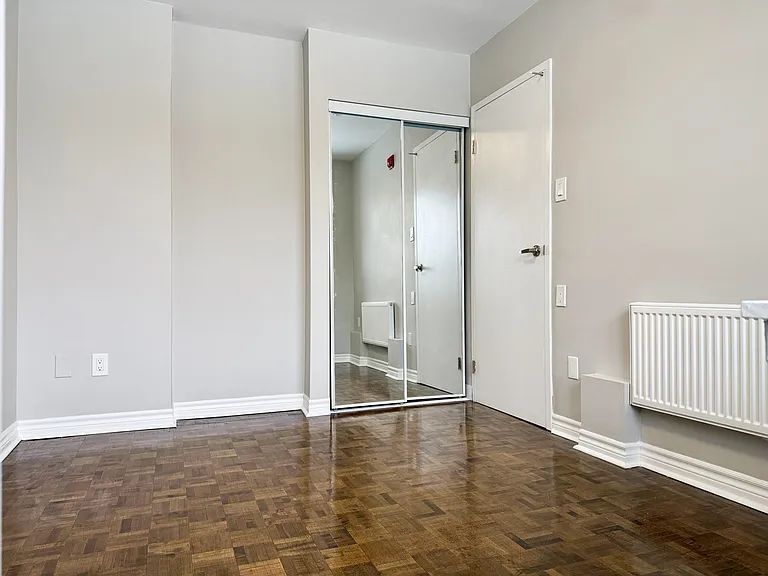440 Rathburn Rd — Photo 13