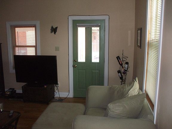 4th image of 103 Brickel St