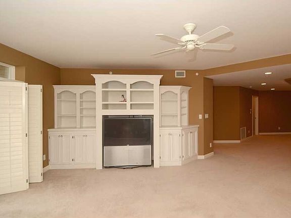 4th image of 6770 Spirit Lake Dr #2