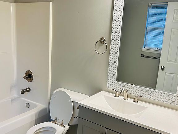 4th image of 105 Clover Valley Dr
