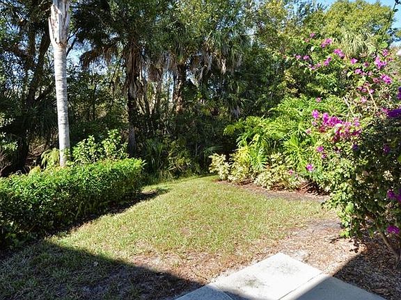 4th image of 819 Montrose Dr Unit 104