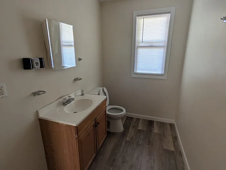 928 Hancock Ave #3L — Photo 6