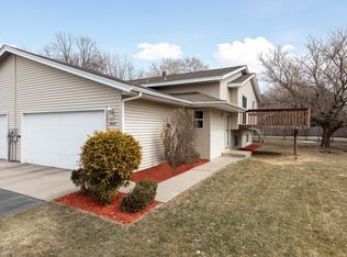 8922 Kirkwood Cir N, Maple Grove, MN 55369