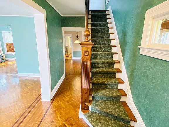 3rd image of 31 Irving Pl