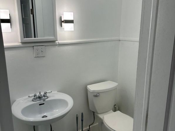 54 Maple St #3