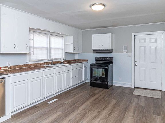 5th image of 605 Marshall St