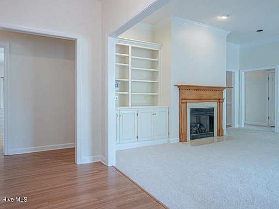 4th image of 130 Landis Court