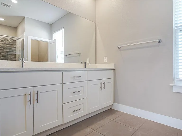 210 Goldenrod Ln — Photo 14