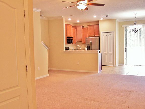 3rd image of 11947 Greengate Dr