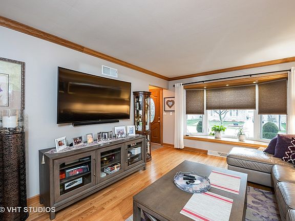 3rd image of 9870 Sterling Ln