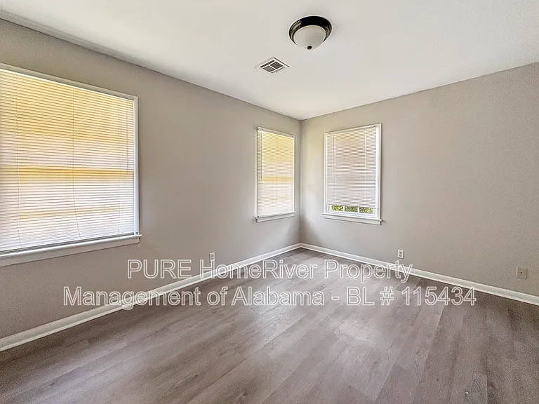 1701 Longmeadow Dr — Photo 17