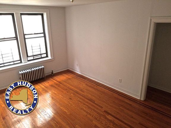 4th image of 2808 35th St #3