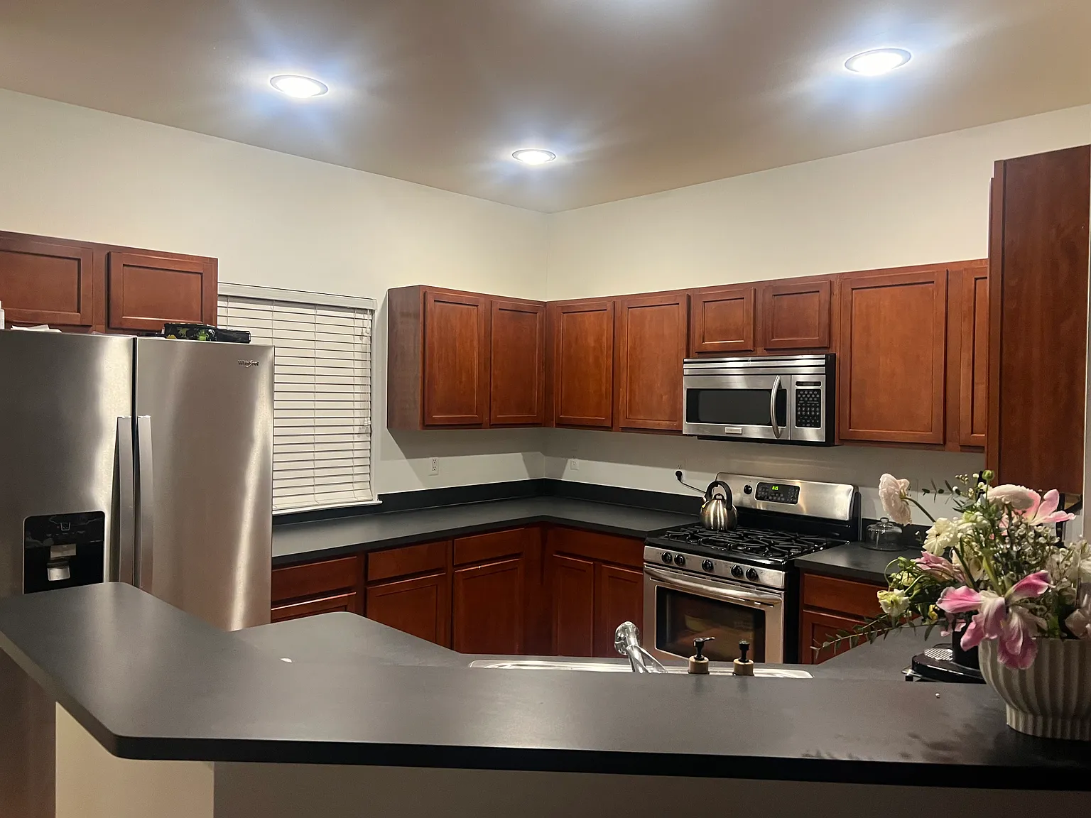 3 bed, 2.5 bath, 1642 sqft, $2,600 — Photo 4