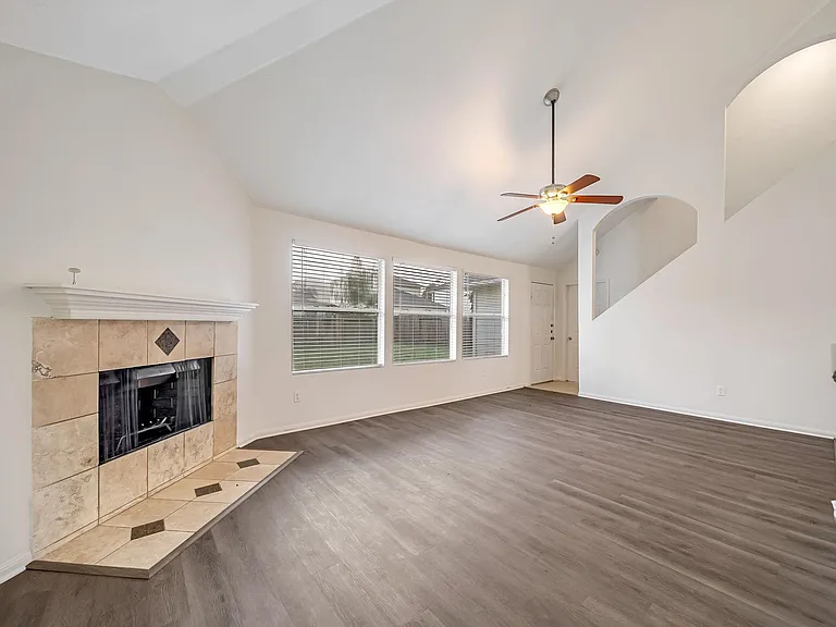 18439 Sunrise Oaks Ct — Photo 7