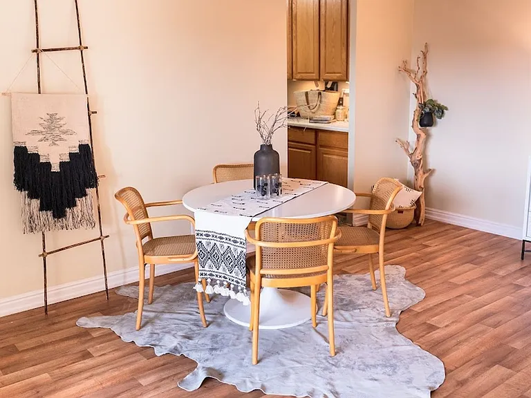 Irving Heights Apartments — Photo 67