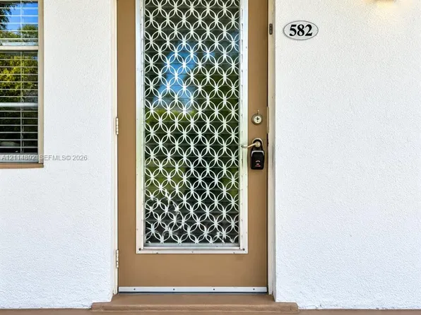 582 Durham #582-U, Deerfield Beach, FL 33442