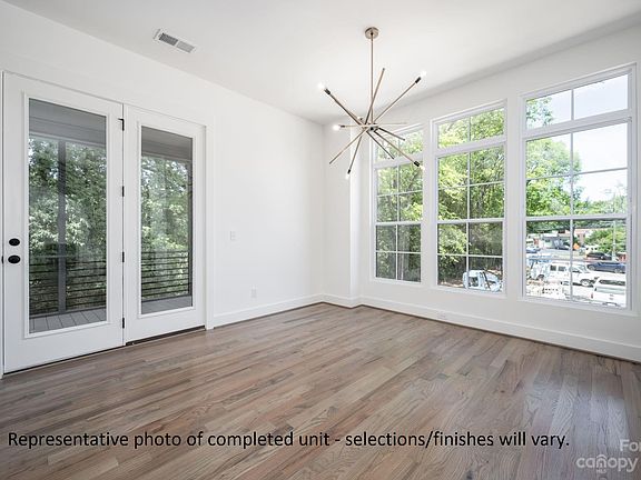 4th image of 813 Madison Glen Ln #12