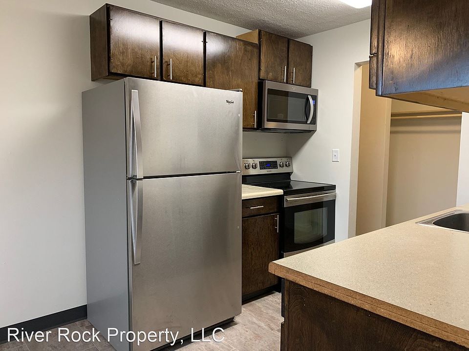 1st image of 820 24th Ave S APT 14