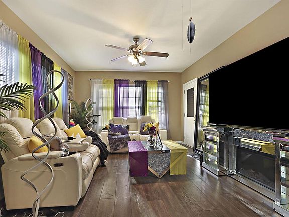 2nd image of 2207/2209 Blake AVENUE